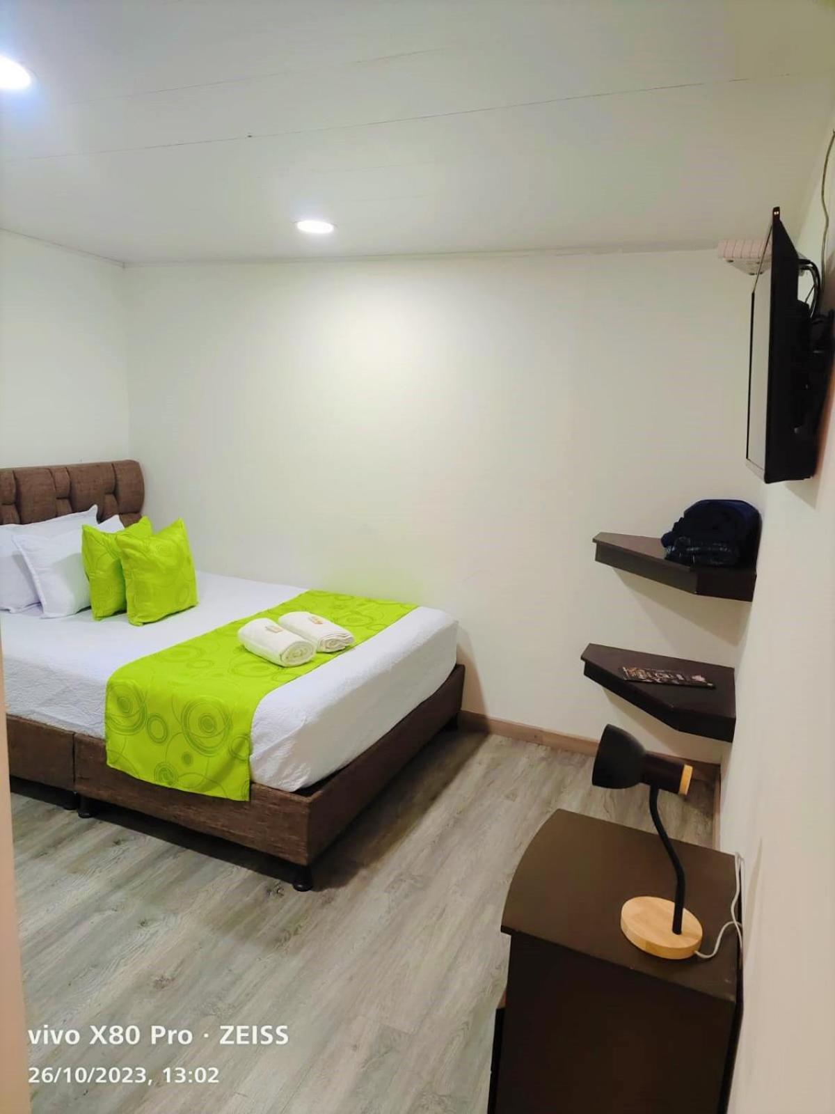 Hotel Kristal Ferial Bogota Exterior photo