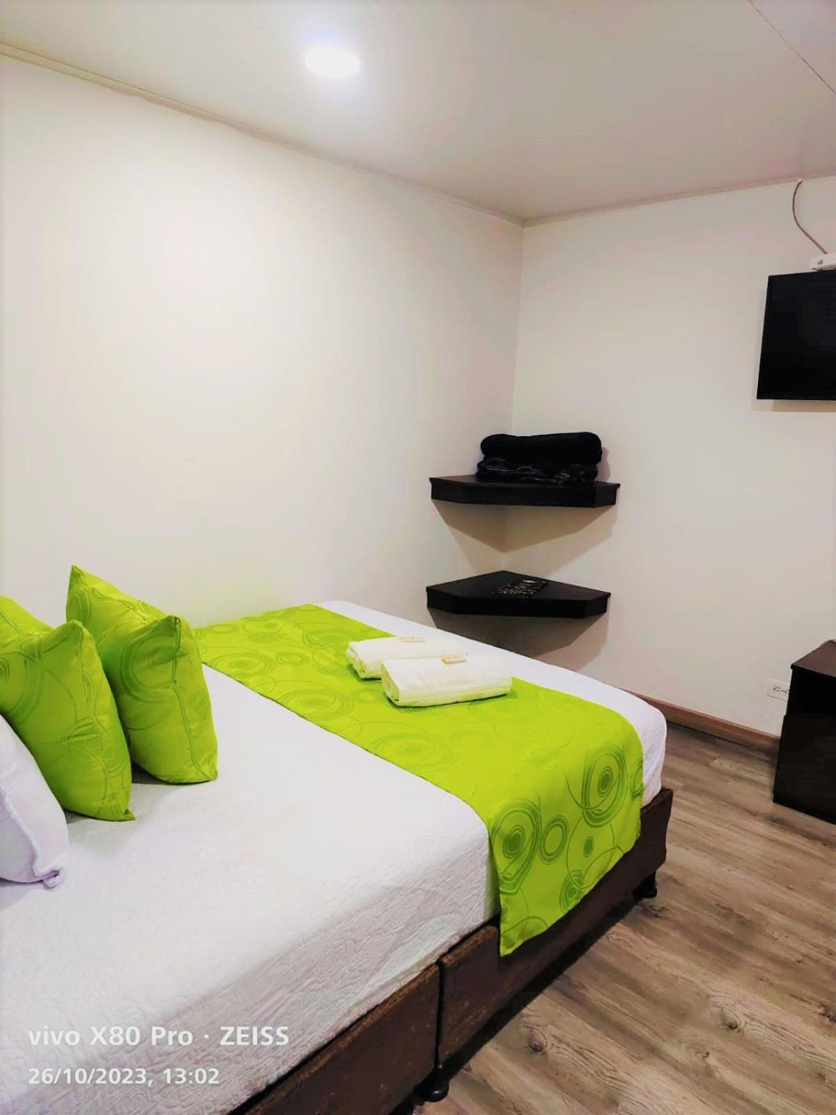 Hotel Kristal Ferial Bogota Exterior photo