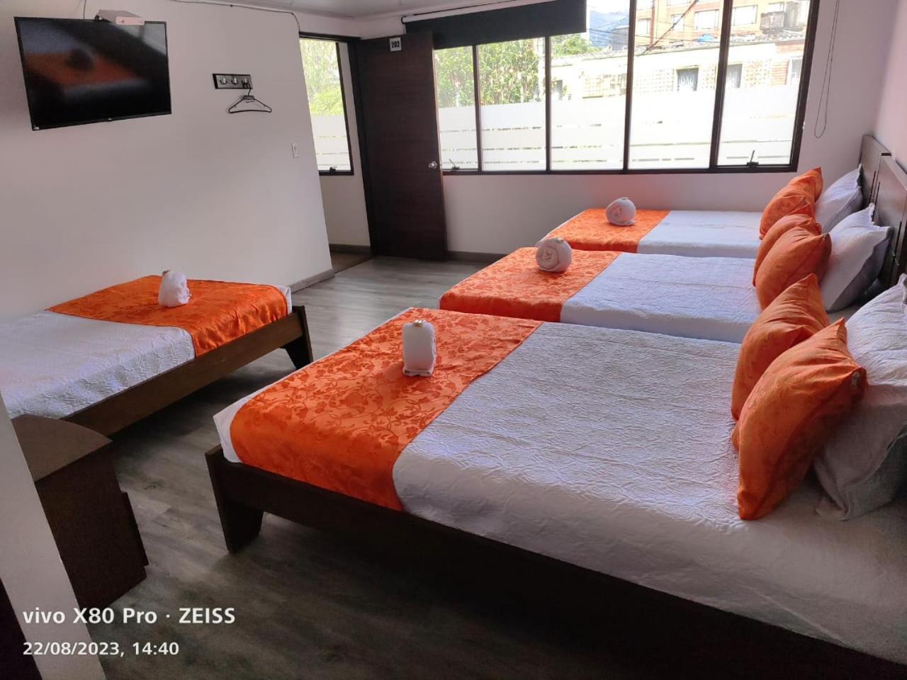 Hotel Kristal Ferial Bogota Exterior photo
