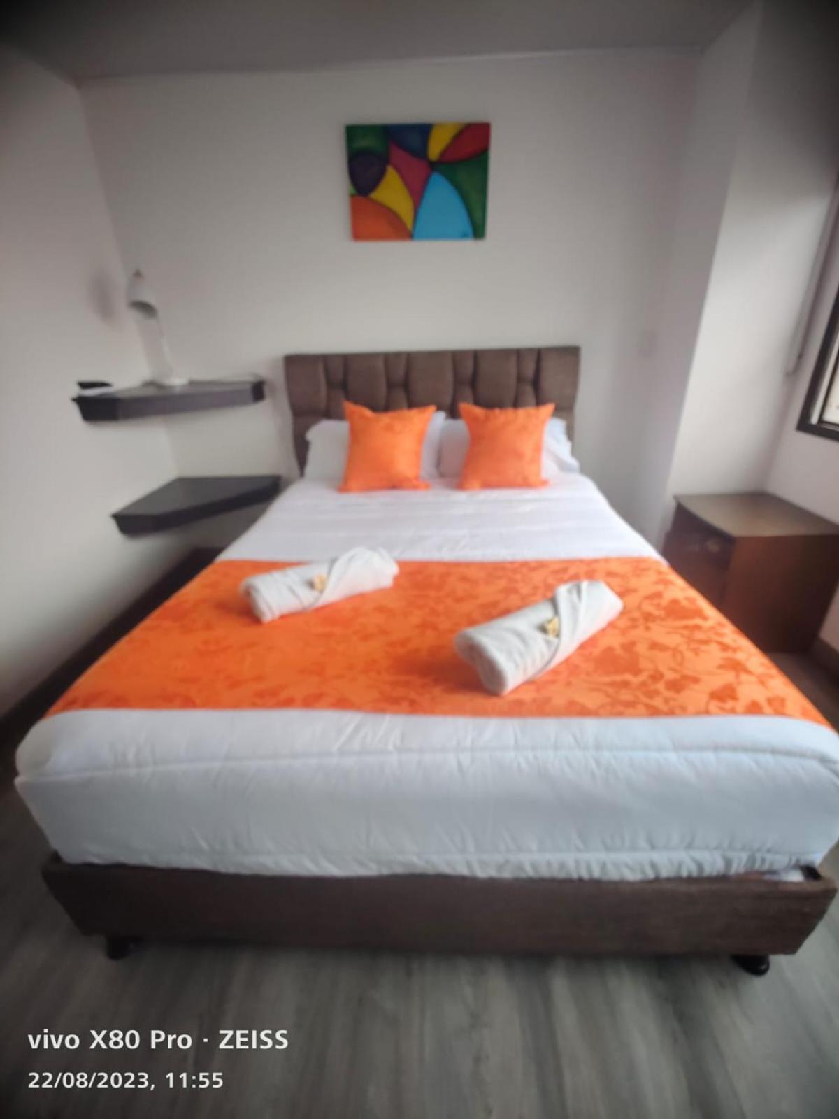 Hotel Kristal Ferial Bogota Exterior photo
